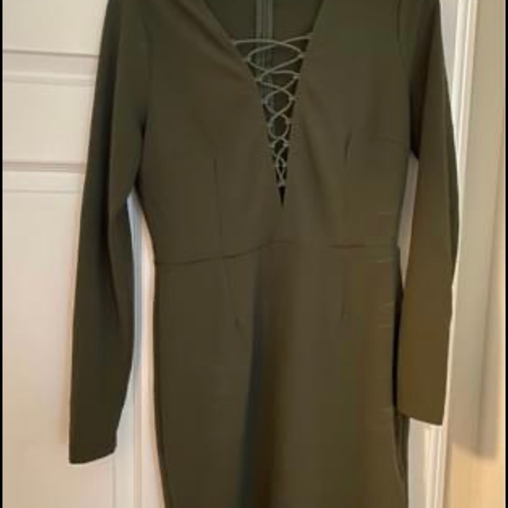 Dress - Picture 3 of 3